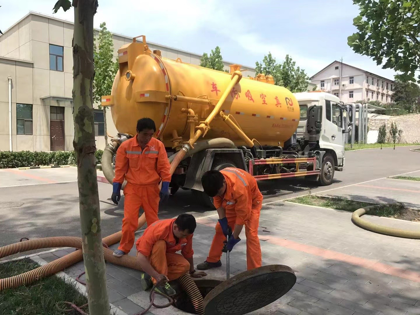 施甸化粪池清理与5-8吨吸粪车施工效率分析